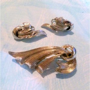 Vintage Silver Tone Brooch and Earring Demi Parure